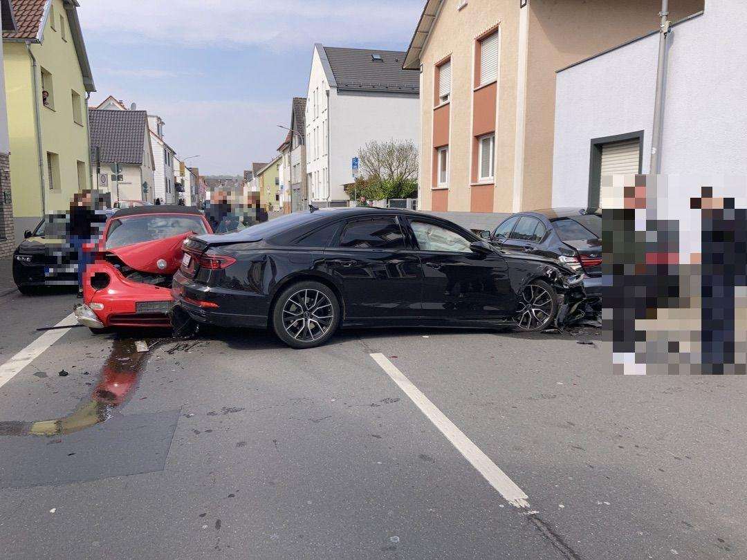 Oštećena vozila / Foto: Sjedište policije jugoistočnog Hessena