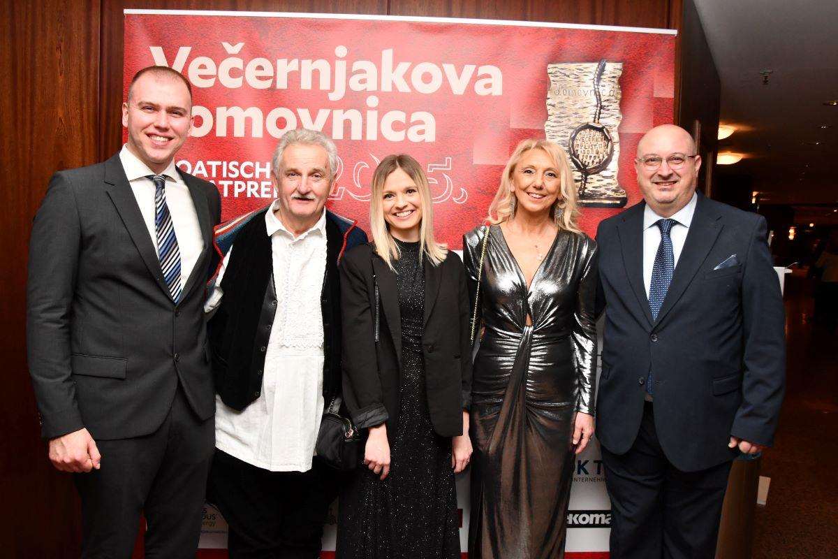 „VEČERNJAKOVA DOMOVNICA“ NEMA GRANICA- Dobitnici poručuju: Gdje god stignemo, pričamo o našoj Hrvatskoj! Večernjakova domovnica 2025. / Foto: Fenix (Željko Tutnjević)
