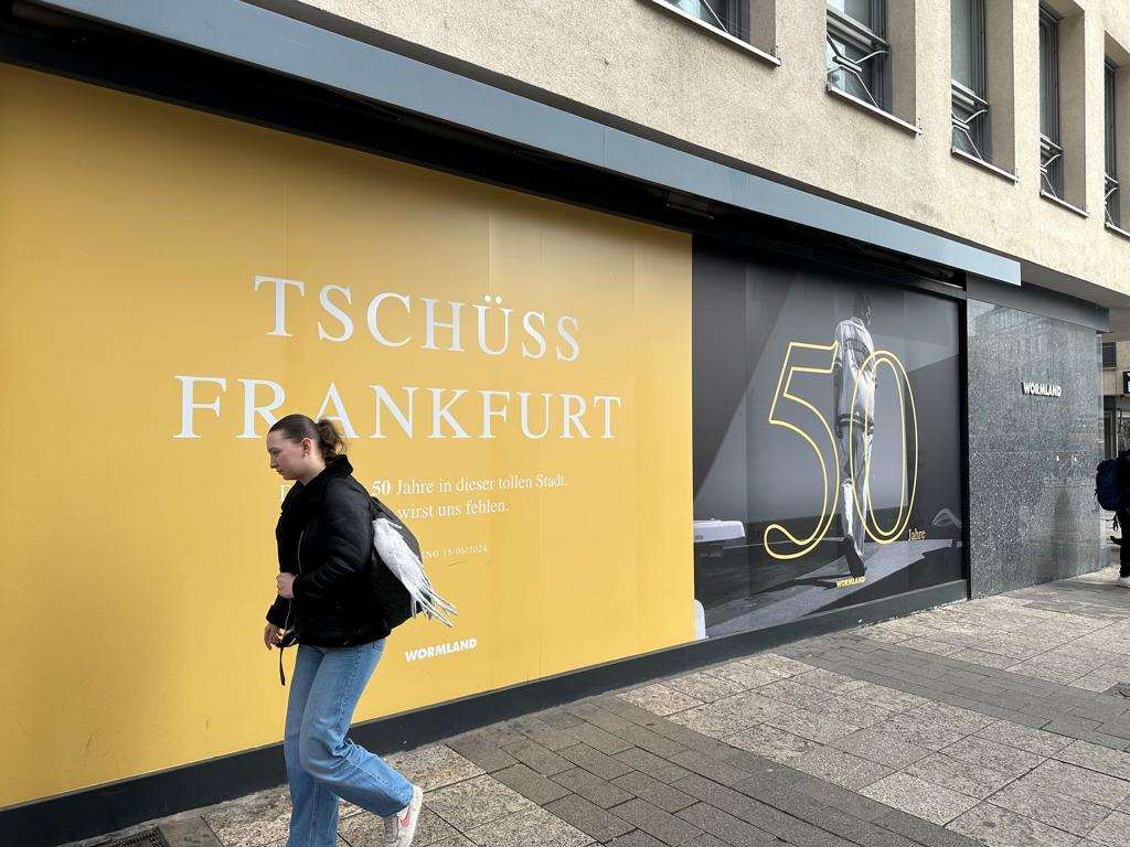 OPROSTILI SE S FRANKFURTOM: "Zbogom. Hvala na 50 godina u ovom prekrasnom gradu. Nedostajat ćeš nam" Muški modni brend Wormland zatvara svoju poslovnicu u Frankfurtu / Foto: Fenix (SIM)