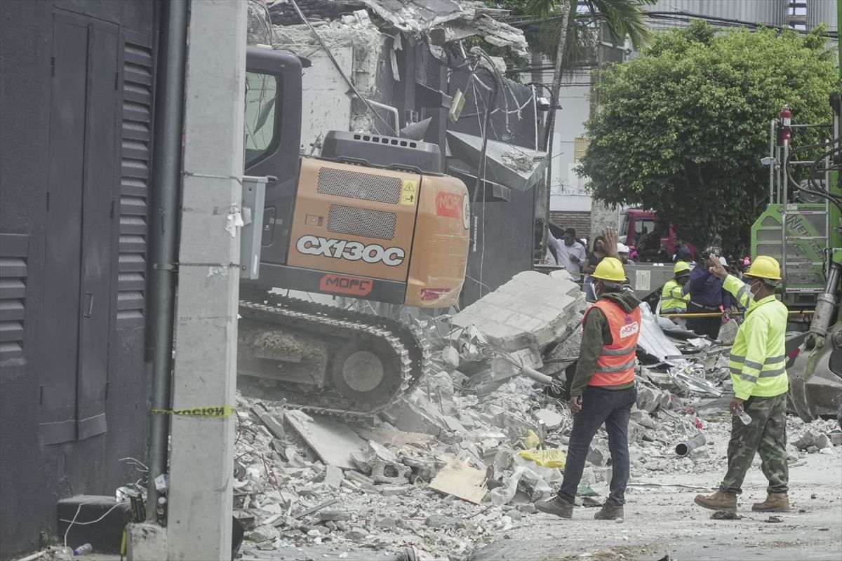 POVEĆAVA SE BROJ ŽRTAVA: Najmanje 124 osobe su poginule u urušavanju krova noćnog kluba u Dominikanskoj Republici Snimke nakon urušavanja krova noćnog kluba u Dominikanskoj Republici / Foto: Anadolu