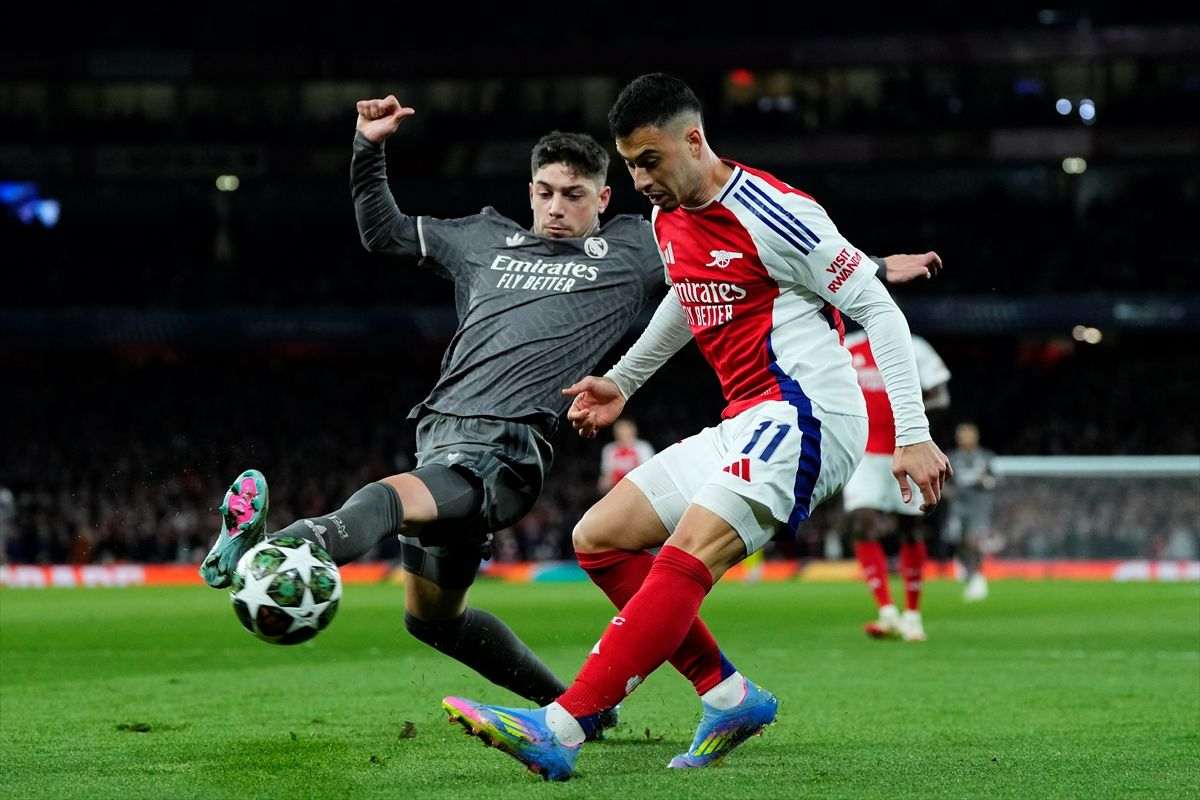LIGA PRVAKA: Arsenal deklasirao Real, poraz Bayerna u Münchenu od Intera Napadač Arsenala Gabriel Martineli s loptom / Foto: Anadolu