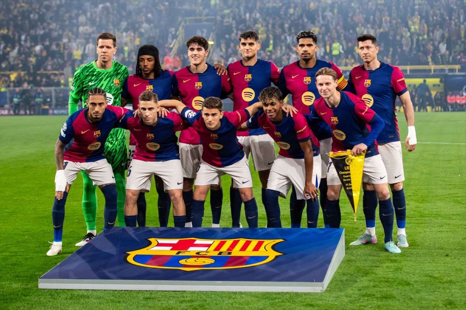 LIGA PRVAKA: Hat-trick Guirassyja u 3:1 pobjedi Borussije (D) protiv Barcelone nije bio dostatan za prolazak u polufinale Momčad Barcelone pred utakmicu sa Borussijom Dortmund 1