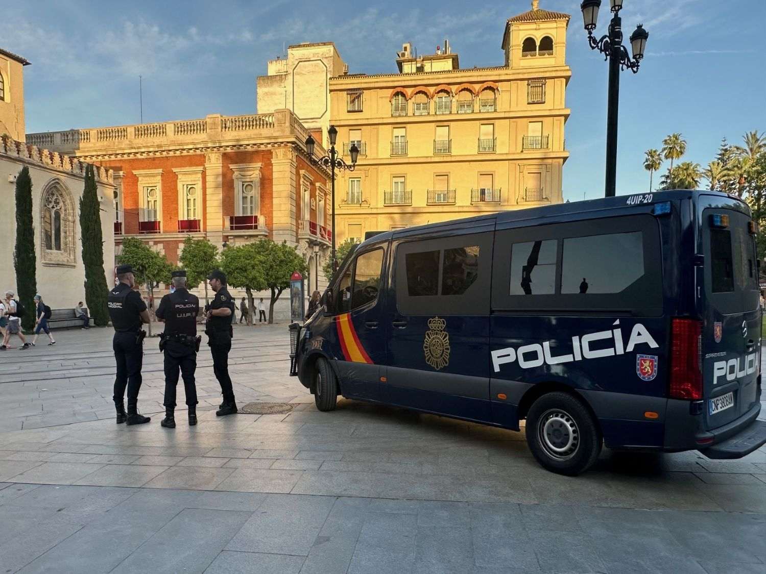 ŠPANJOLSKA U PRIPRAVNOSTI: Veliki tjedan među potencijalnim "lakim metama" džihadista Španjolska policija u Sevilli / Foto: Fenix (SIM)