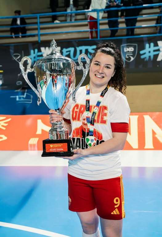 PRVI TROFEJ U ITALIJI: Tomislava Matijević sa ekipom Rome osvojila talijanski futsal kup za žene Serie B PRVI TROFEJ U ITALIJI: Tomislava Matijević sa ekipom Rome osvojila talijanski futsal kup za žene Serie B