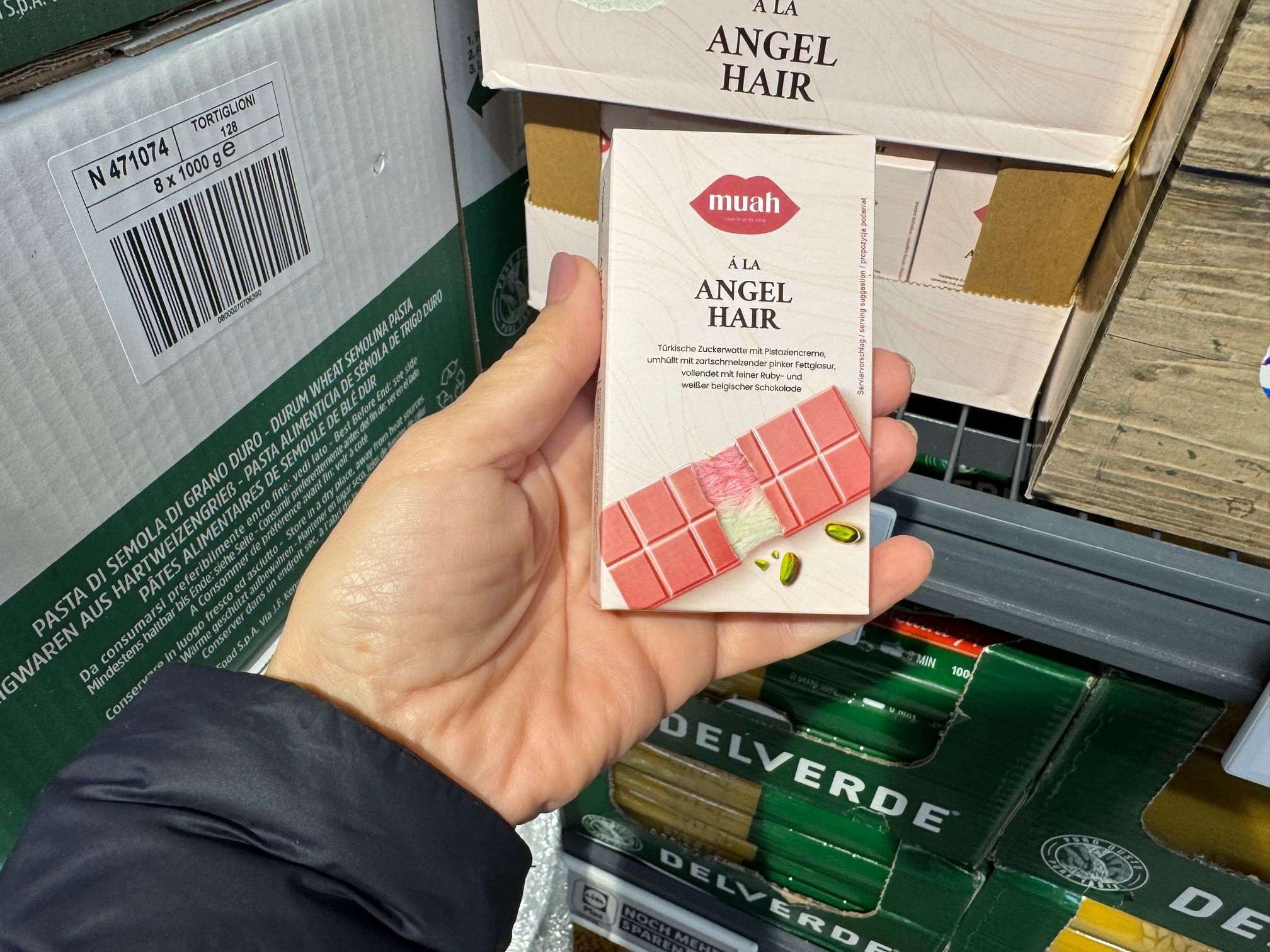 MILKA 4.99 EURA, SCHOGETTEN I RITTER SPORT 1.99 EURA: Kupci iznenađeni - Ovo su cijene čokolada u Njemačkoj Popularna čokolada na akciji košta 4.99 eura/ Foto: Fenix (DP)