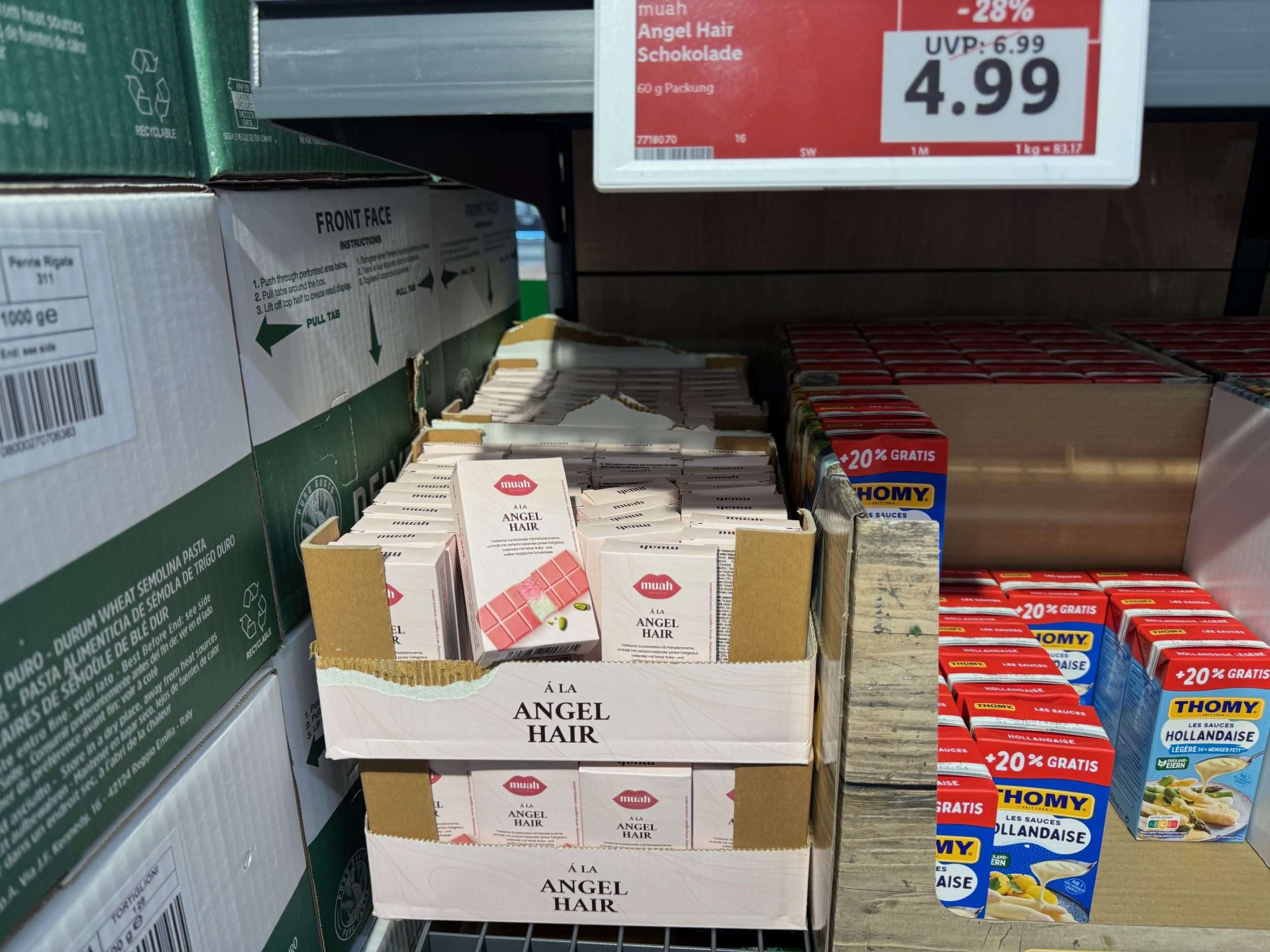 MILKA 4.99 EURA, SCHOGETTEN I RITTER SPORT 1.99 EURA: Kupci iznenađeni - Ovo su cijene čokolada u Njemačkoj Popularna čokolada na akciji košta 4.99 eura/ Foto: Fenix (DP)