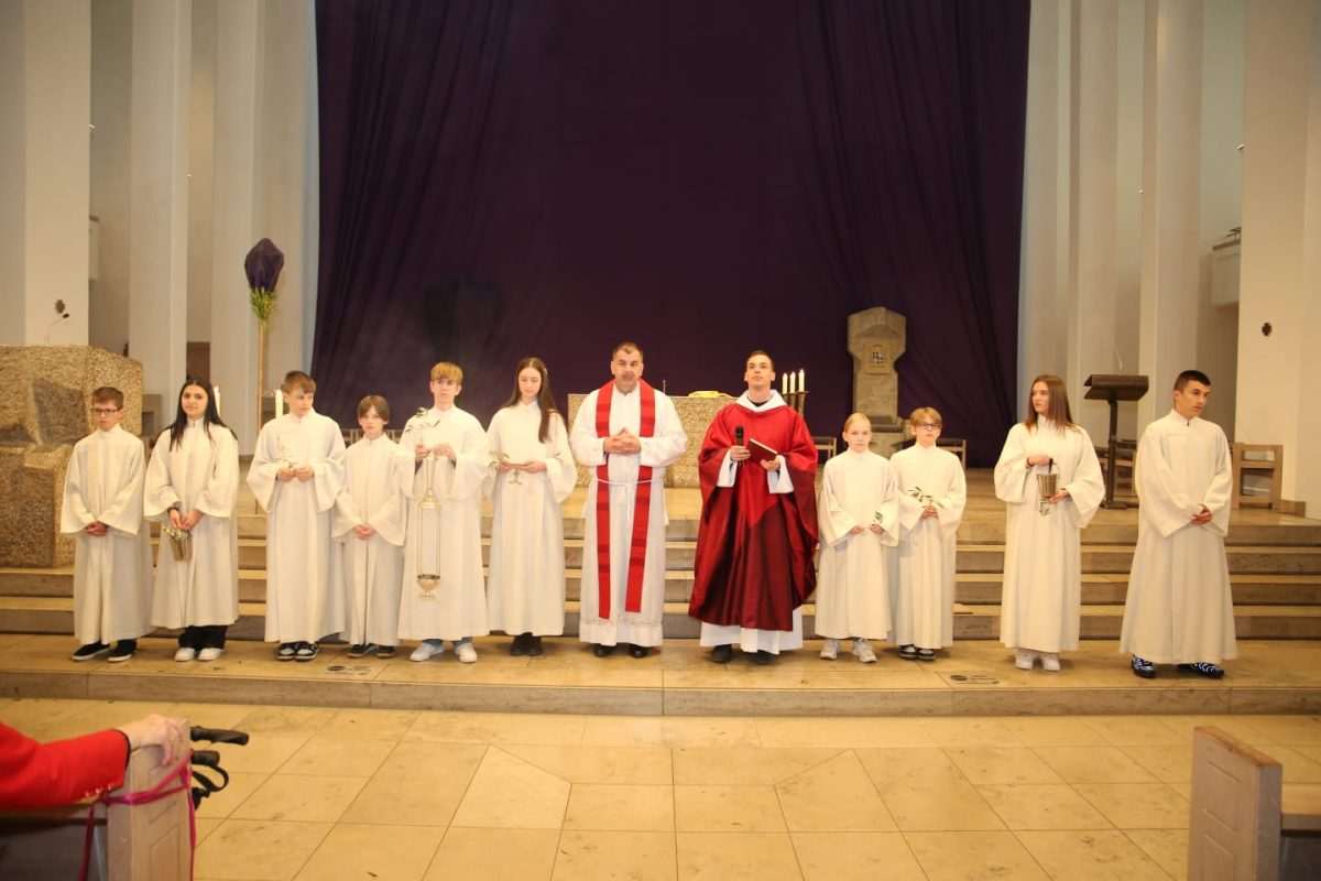 CVJETNICA U HRVATSKOM ISELJENIŠTVU: Više tisuća vjernika u Münchenu, velik broj vjernika i u Mainzu, Stuttgartu... Cvjetnica u Suttgartu / Foto: Fenix (Željko Cindrić)