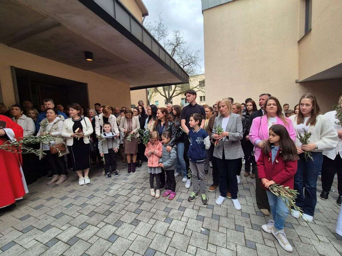 CVJETNICA U HRVATSKOM ISELJENIŠTVU: Više tisuća vjernika u Münchenu, velik broj vjernika i u Mainzu, Stuttgartu... Cvjetnica u Mainzu / Foto: Fenix (M