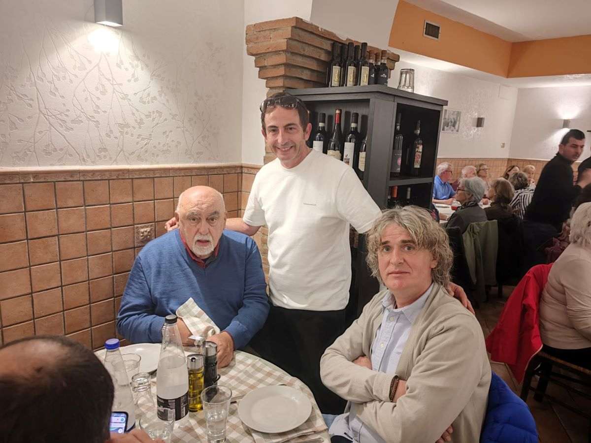OD RIMA DO PADOVE: Hodočasnici iz Velikog Brda i Žeževice će dugo pamititi ovo putovanje Fra Ante Bilić i Don Mladen Ivišić u Rimu / Foto: Fenix (Marija Sesar)