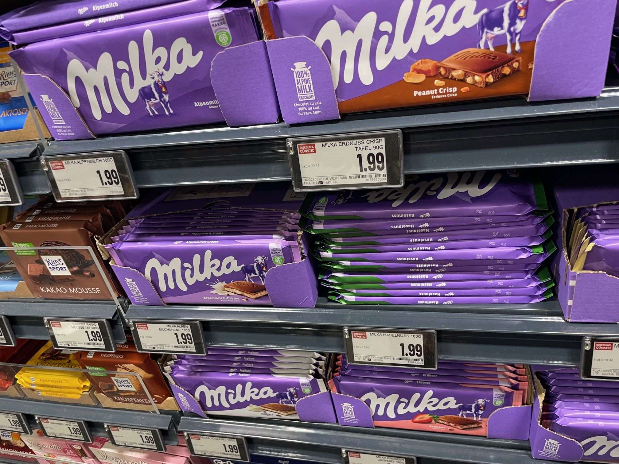 MILKA 4.99 EURA, SCHOGETTEN I RITTER SPORT 1.99 EURA: Kupci iznenađeni - Ovo su cijene čokolada u Njemačkoj Cijene Milka čokolade/ Foto: Fenix (SČ)