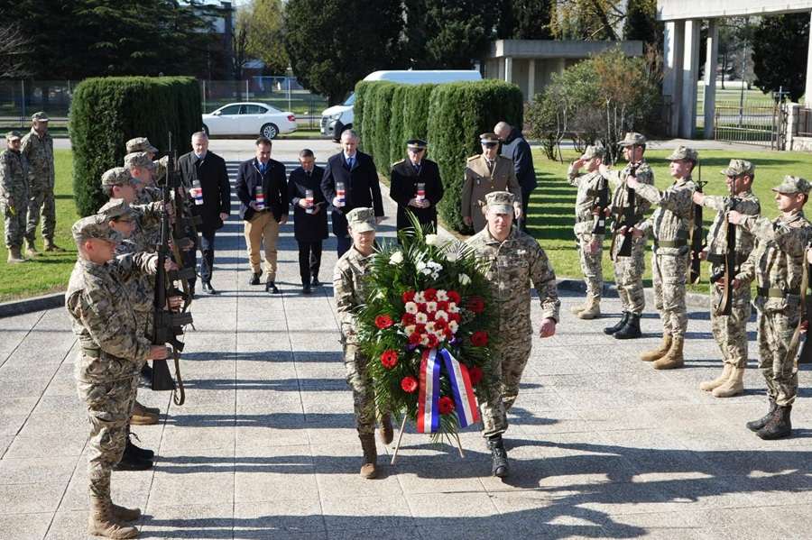GRLIĆ RADMAN: Nikada ne smijemo zaboraviti doprinos pripadnika HVO-a u oslobađanju okupiranih područja Republike Hrvatske i BiH Obilježena 33. obljetnica utemeljenja HVO-a / Foto: HDZ BiH