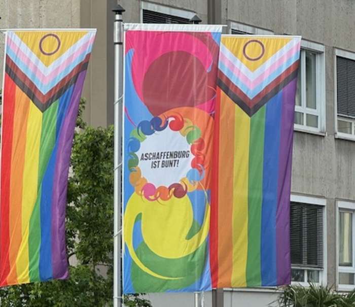 PRVI GRAD U NJEMAČKOJ: Zabrana isticanja zastave duginih boja Zastave duginih boja / Foto Fenix (DP)