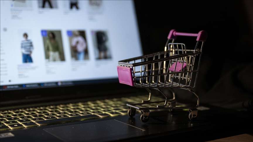 Online kupovina (ILUSTRACIJA)/ Foto: Anadolu