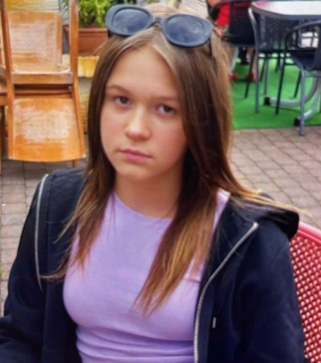 VEĆ 6 DANA NEMA IM TRAGA: U Njemačkoj su nestale tri sestre - Kristina (14), Karolina (15) i Diana (16)