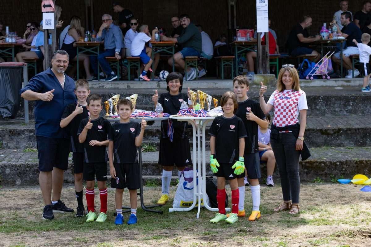 (FOTO) ZAJEDNIŠTVO KROZ IGRU: U Mannheimu održan susret učenika hrvatske nastave iz Baden-Württemberga Sportski susret učenika hrvatske nastave iz Baden-Württemberga / Foto: Fenix (Blago Džajkić)
