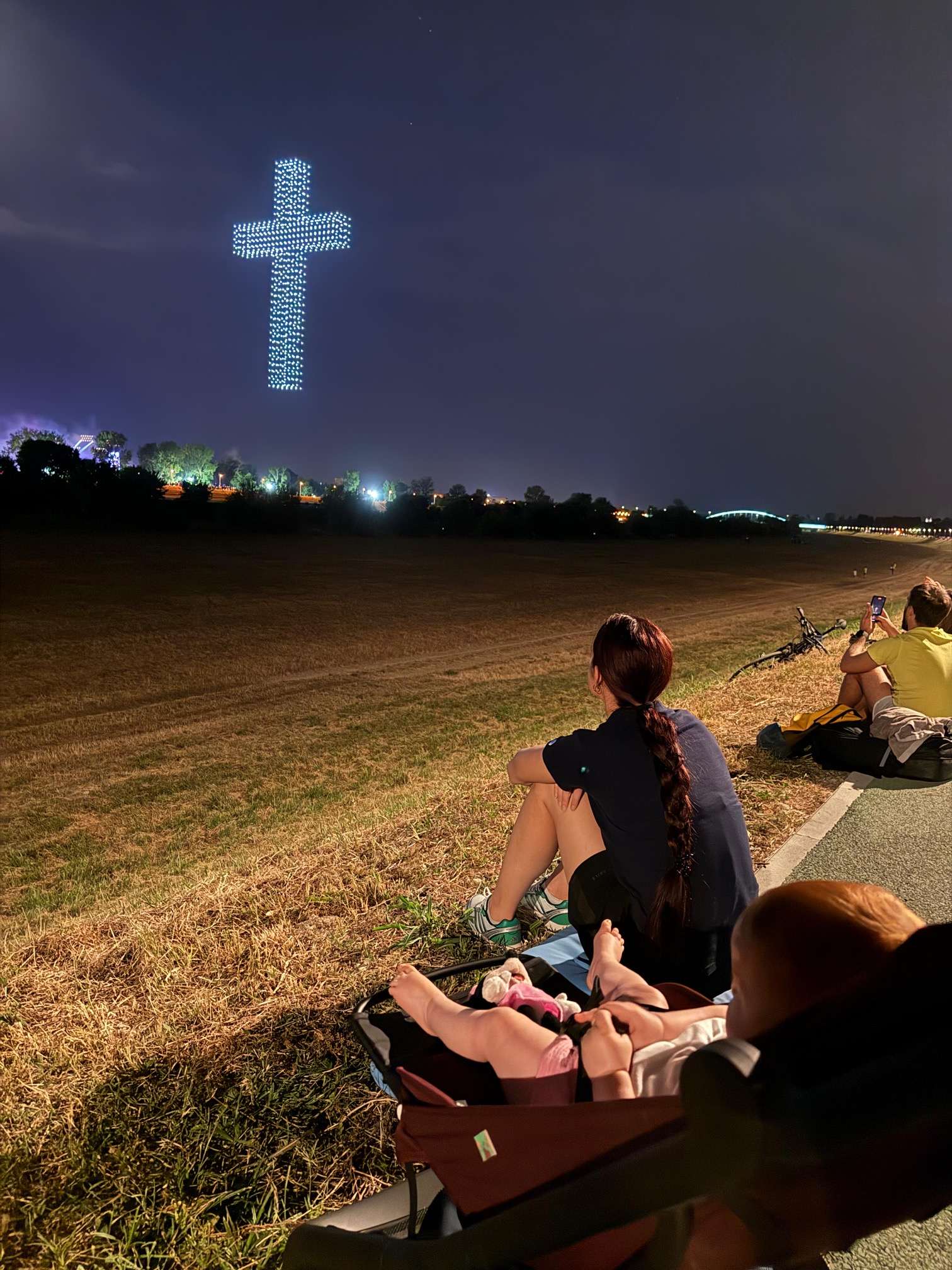 VELIČANSTVEN KONCERT NA HIPODROMU: Thompson otpjevao 30 pjesama pred više od 500 tisuća ljudi