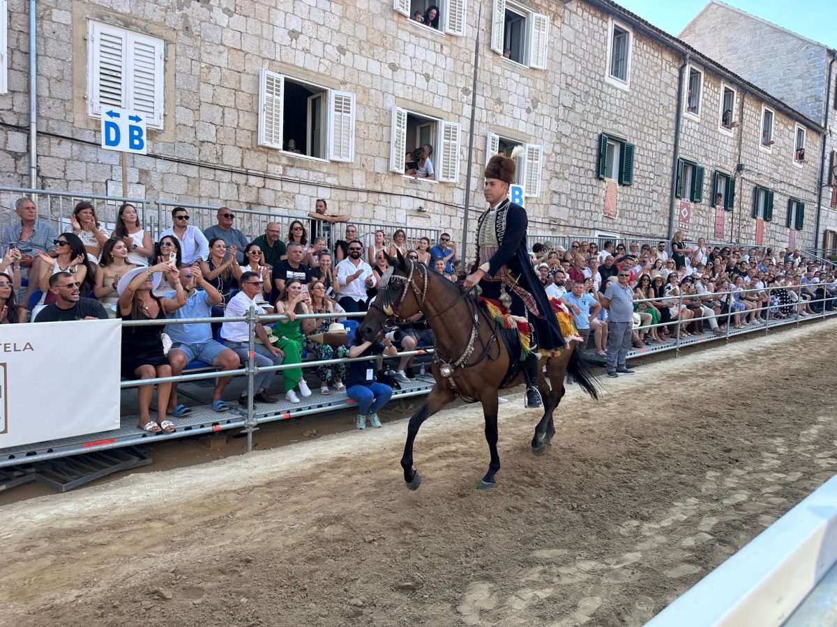PROSLAVA HRVATSKE TRADICIJE: Sinjska alka privukla tisuće posjetitelja