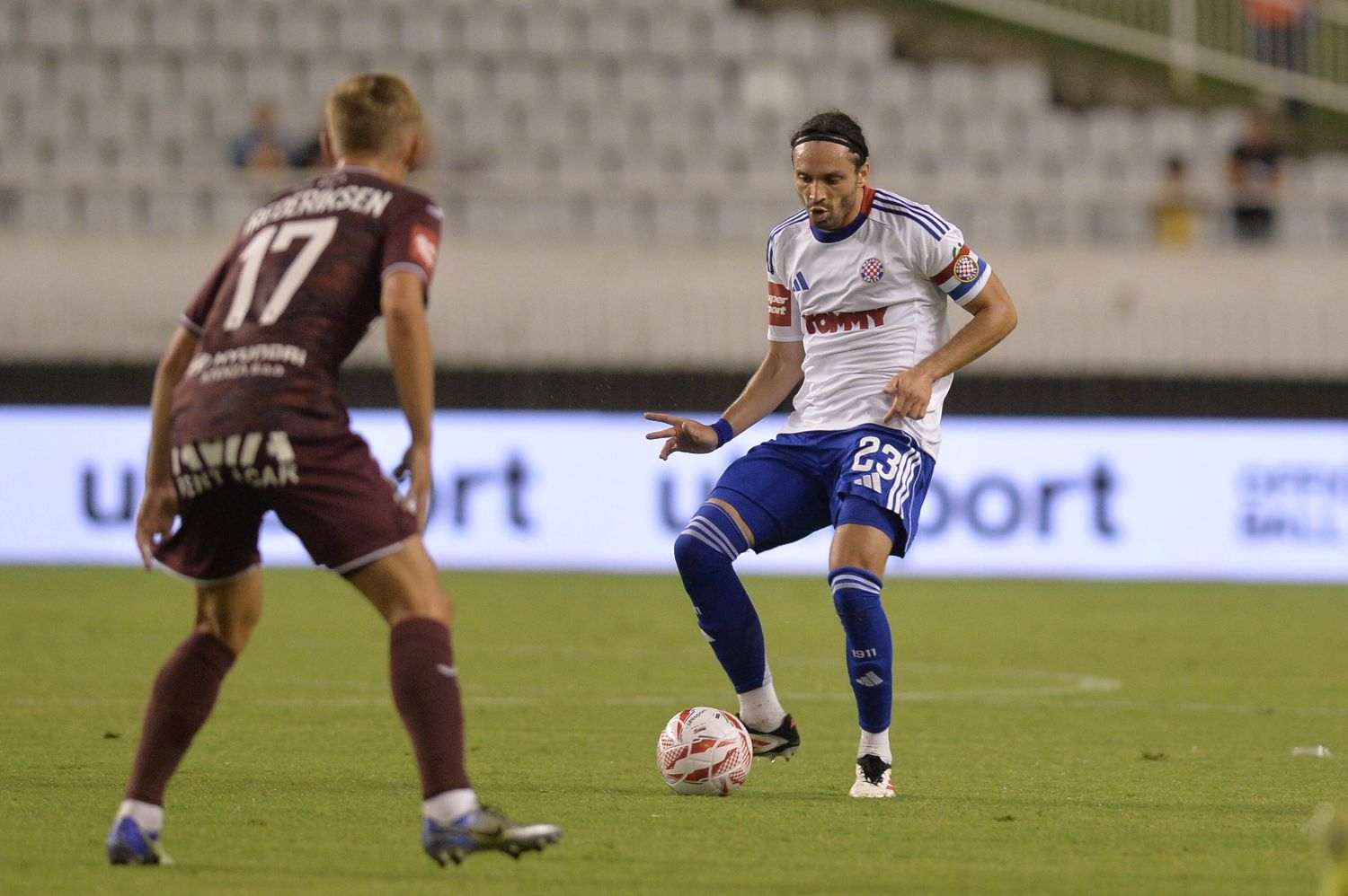 TEŠKO BEZ LIVAJE: Hajduk na Poljudu pogotkom Karačića u 85. minuti s 2:1 savladao Istru 1961 TEŠKO BEZ LIVAJE: Hajduk na Poljudu pogotkom Karačića u 85. minuti s 2:1 savladao Istru 1961