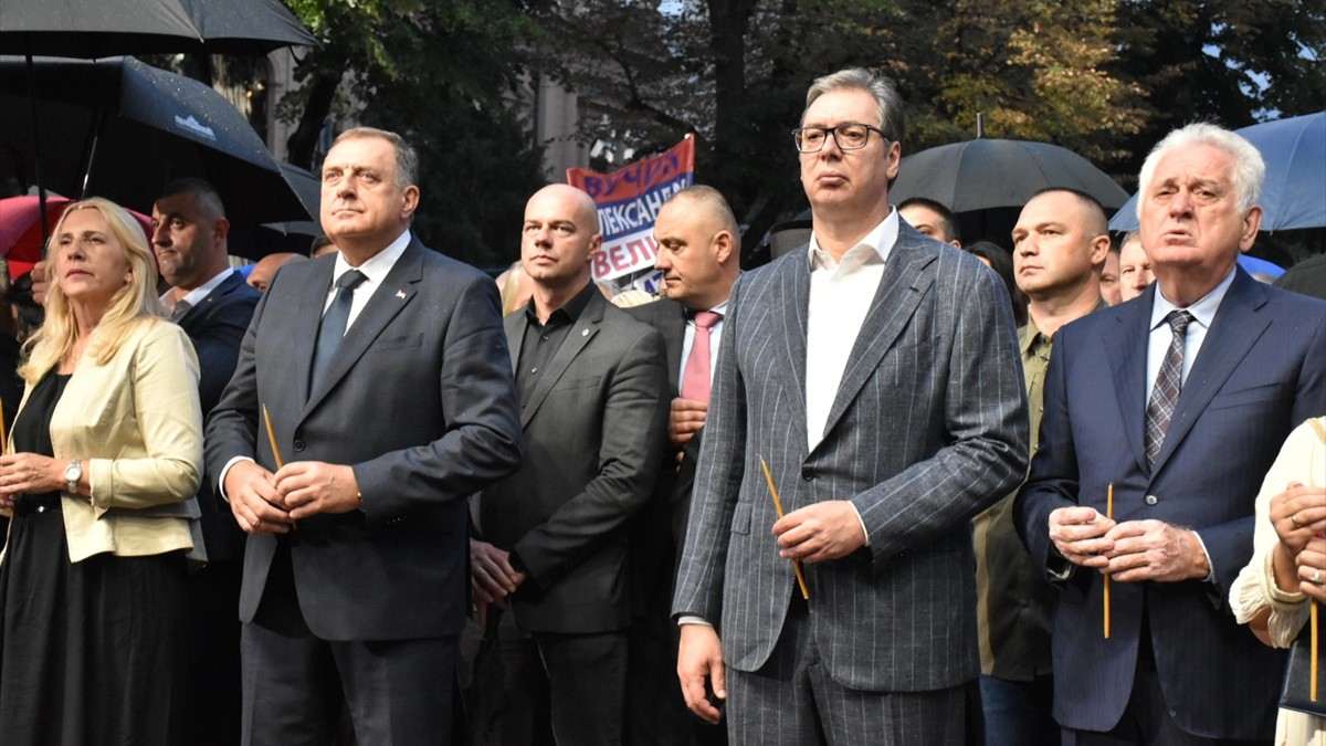 VUČIĆ OPET PRIJETI: "Nijedna vam više Oluja uspjeti neće i nikada slobodu Srbinu više nećete ugroziti" VUČIĆ OPET PRIJETI: "Nijedna vam više Oluja uspjeti neće i nikada slobodu Srbinu više nećete ugroziti"