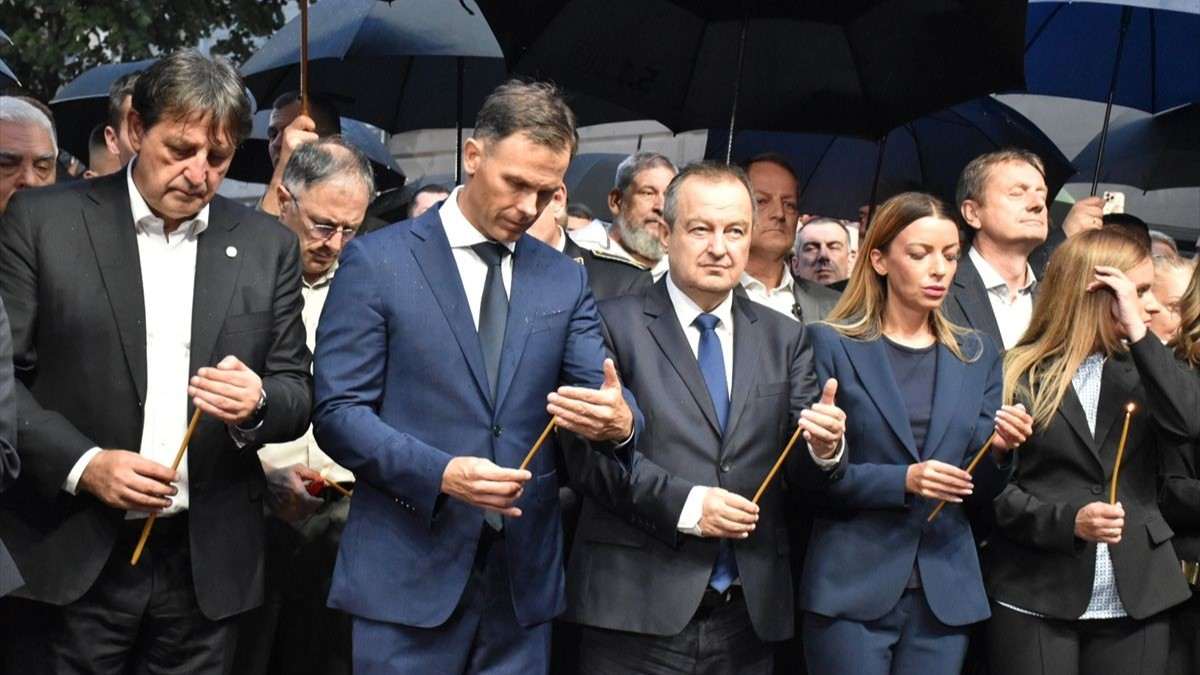 VUČIĆ OPET PRIJETI: "Nijedna vam više Oluja uspjeti neće i nikada slobodu Srbinu više nećete ugroziti" VUČIĆ OPET PRIJETI: "Nijedna vam više Oluja uspjeti neće i nikada slobodu Srbinu više nećete ugroziti"