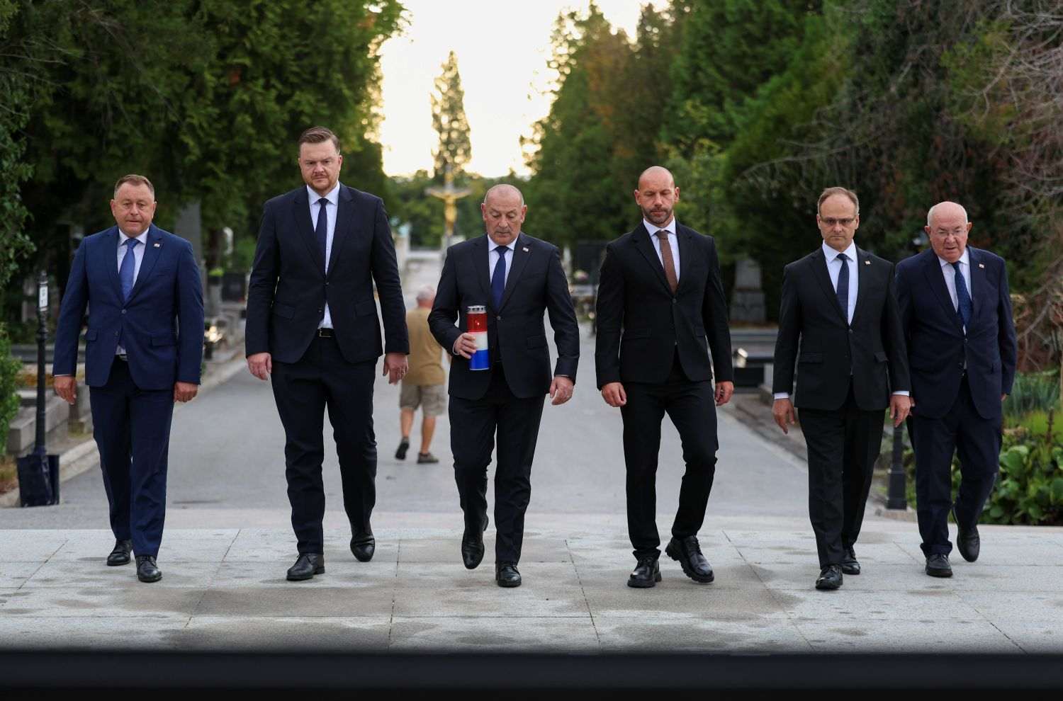 HRVATSKA VLADA: Odajemo počast žrtvama i osuđujemo zločine svih totalitarnih režima HRVATSKA VLADA: Odajemo počast žrtvama i osuđujemo zločine svih totalitarnih režima