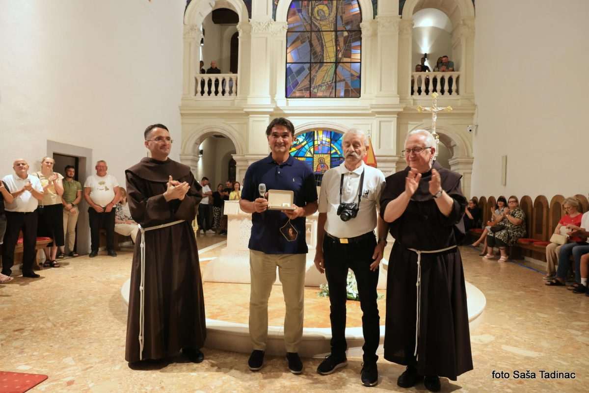 DALIĆ SVJEDOČIO U BAZILICI ČUDOTVORNE GOSPE SINJSKE: Sve u životu dugujem Bogu i obitelji