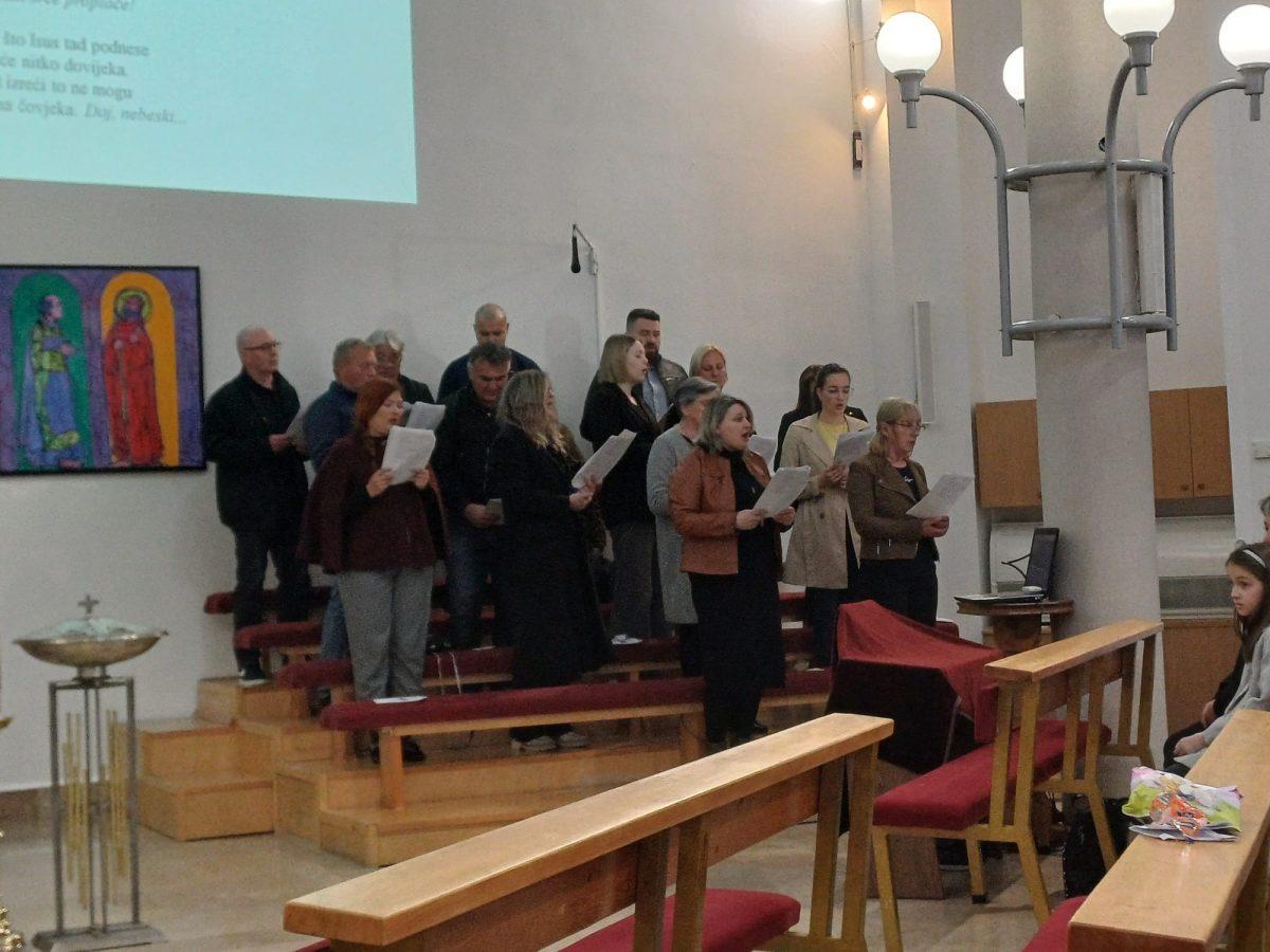 OBILJEŽAVANJE 81. OBLJETNICE OD POKOLJA U PODKAMEŠNIČKIM SELIMA KADA JE NA MUČAN NAČIN UBIJENO 1.525 OSOBA, MEĐU KOJIMA I 600 DJECE: "Mi ih ne smijemo zaboraviti, jer su oni spomenici rodoljublja i uzori vjere s krunicom u ruci" OBILJEŽAVANJE 81. OBLJETNICE OD POKOLJA U PODKAMEŠNIČKIM SELIMA KADA JE NA MUČAN NAČIN UBIJENO 1.525 OSOBA, MEĐU KOJIMA I 600 DJECE: "Mi ih ne smijemo zaboraviti, jer su oni spomenici rodoljublja i uzori vjere s krunicom u ruci"