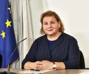 AUSTRIJSKA MINISTRICA ZDRAVSTVA: "Broj od 395 smrtnih slučajeva u lipnju, zbog vrućina, je šokantan” Ministrica Korinna Schumann