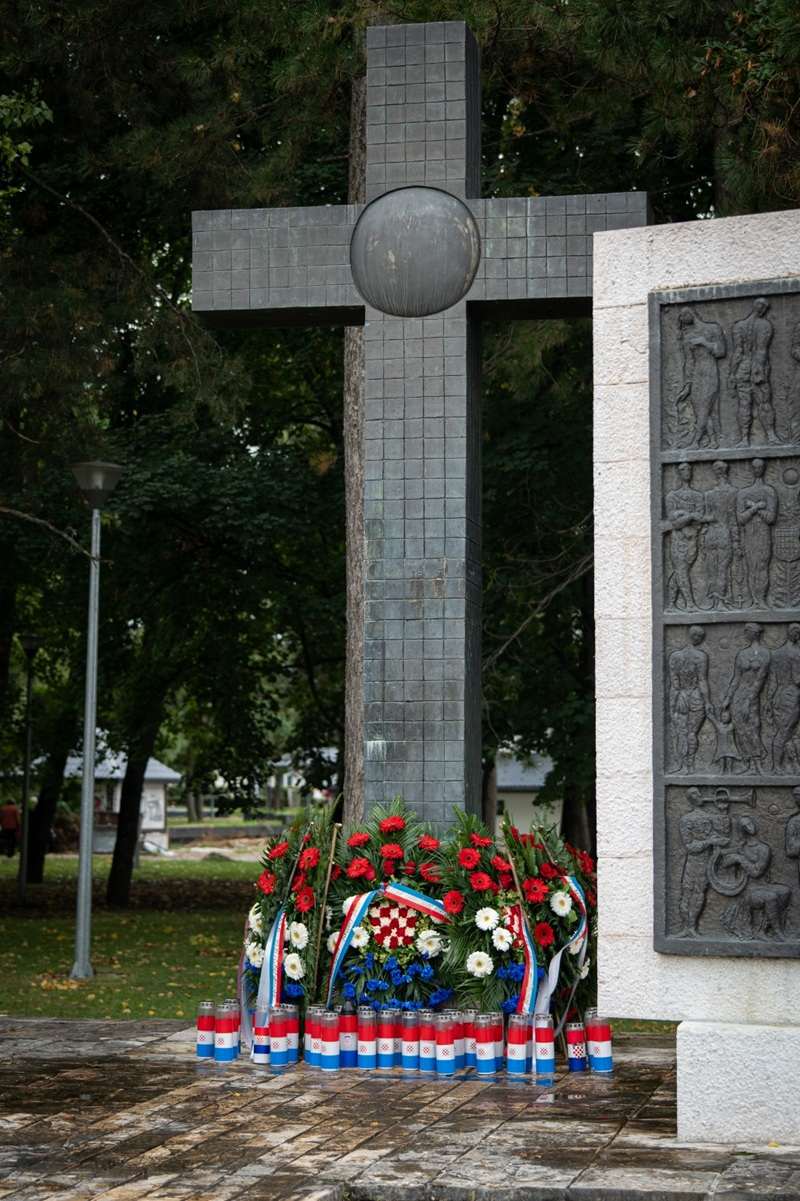 1133. OBLJETNICA LIVNA: "Čuvamo uspomenu na sve koji su kroz tisućljeće gradili ovaj grad" 1133. OBLJETNICA LIVNA: "Čuvamo uspomenu na sve koji su kroz tisućljeće gradili ovaj grad"