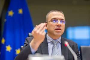 "DISKRIMINATORNA JEZIČNA PRAKSA U BiH": Hrvatski eurozastupnik upozorio EU na nejednakost i zatražio da se ‘Hrvatima u BiH zajamčite pravo korištenja hrvatskog jezika’