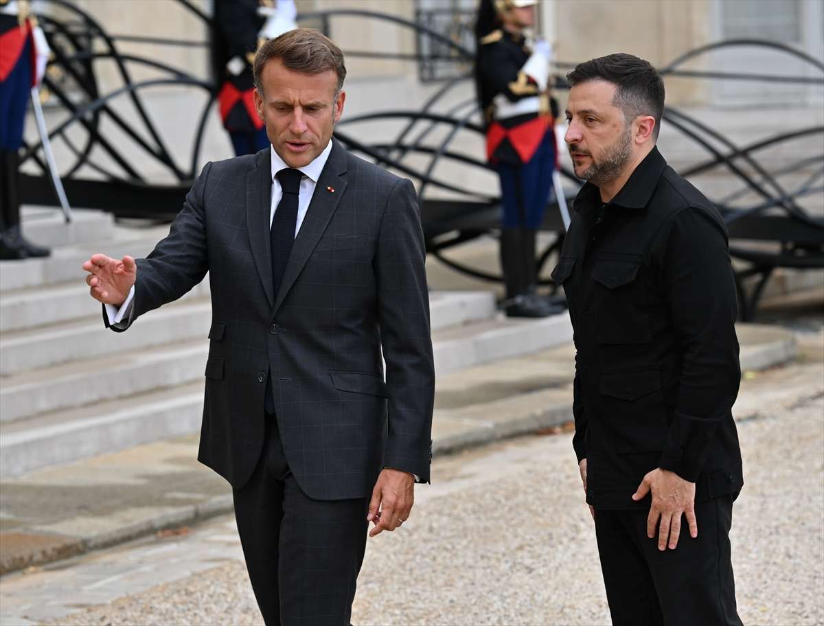UKRAJINSKI PREDSJEDNIK STIGAO U PARIZ: Vojna podrška 'koalicije voljnih' trenutačno je samo 'teorijska'  
