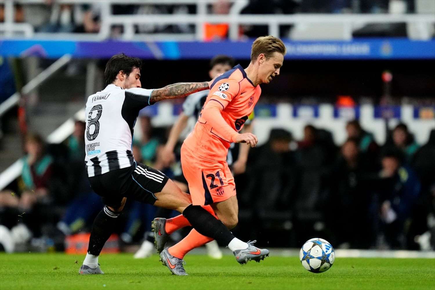 LP: Eintracht u Frankfurtu pregazio Galatasaray s 5:1, Manchester City slavio protiv Napolija, Barcelona u gostima s 2:1 savladala Newcastle LP: Eintracht u Frankfurtu pregazio Galatasaray s 5:1, Manchester City slavio protiv Napolija, Barcelona u gostima s 2:1 savladala Newcastle