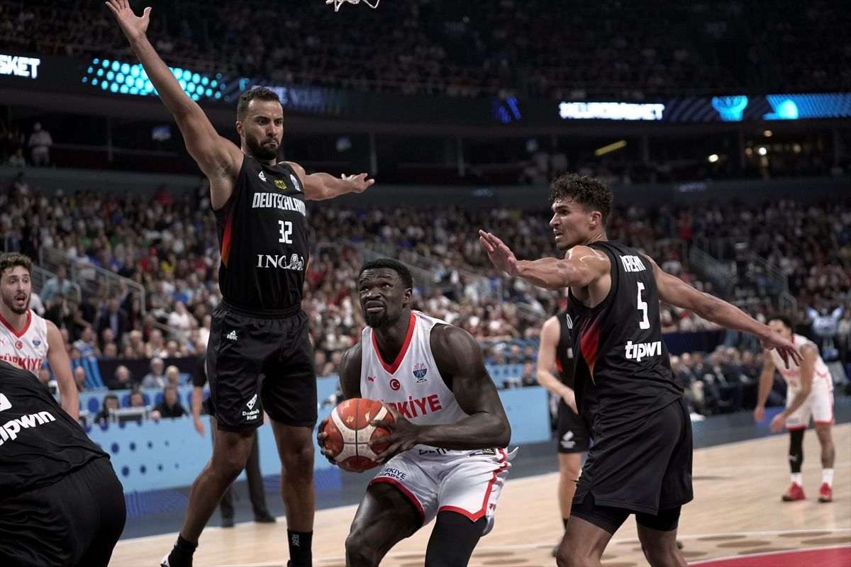 NJEMAČKA NAKON 32 GODINE NA VRHU EUROPE: U spektakularnom finalu Njemačka s 88:83 savladala Tursku i osvojila Eurobasket 2025. NJEMAČKA NAKON 32 GODINE NA VRHU EUROPE: U spektakularnom finalu Njemačka s 88:83 savladala Tursku i osvojila Eurobasket 2025.