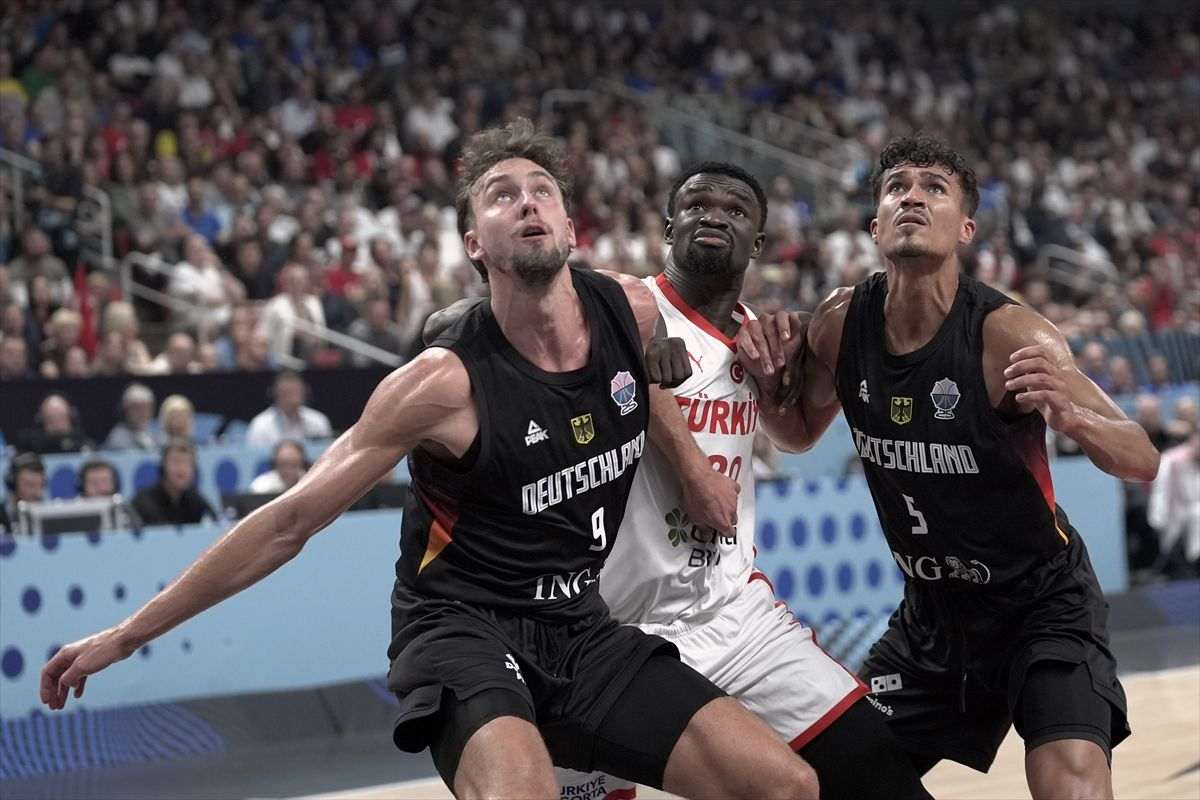 NJEMAČKA NAKON 32 GODINE NA VRHU EUROPE: U spektakularnom finalu Njemačka s 88:83 savladala Tursku i osvojila Eurobasket 2025. NJEMAČKA NAKON 32 GODINE NA VRHU EUROPE: U spektakularnom finalu Njemačka s 88:83 savladala Tursku i osvojila Eurobasket 2025.
