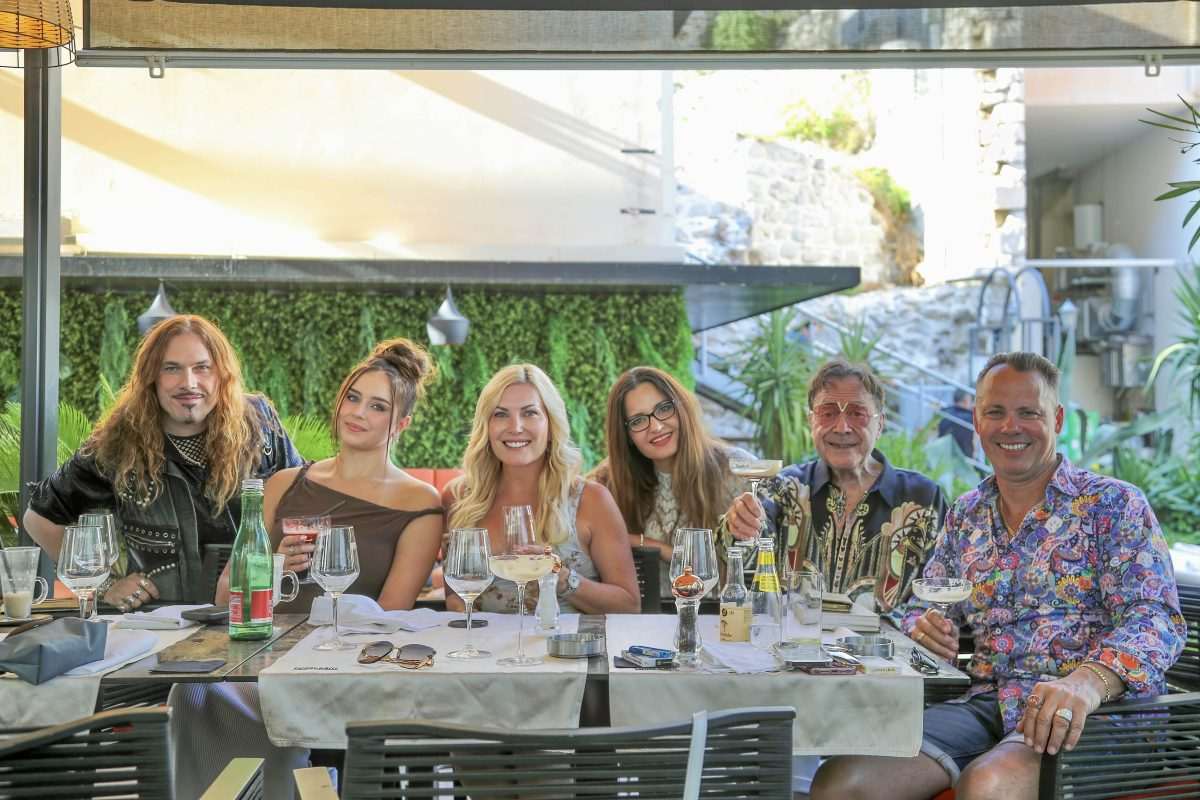 PUT FILMA KROZ POVIJESNU HERCEGOVINU: Ravić: Umjesto da samo govorim, odlučio sam djelovati Steve Ravic, Diva Perković, Joyce Morrell, Vesna Trokter, Charles Billich, Shaun Morrell / Foto: MF