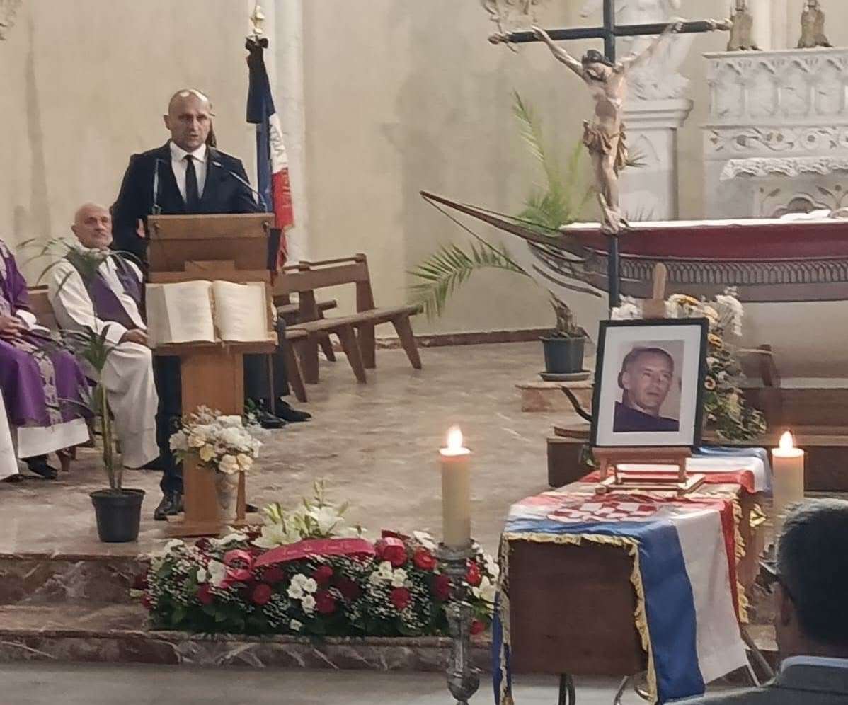 „ČOVJEK OD UVJERENJA, ČOVJEK OD ČASTI“: Oproštaj od hrvatskog generala Rose objavili i francuski suborci iz Legije stranaca „ČOVJEK OD UVJERENJA, ČOVJEK OD ČASTI“: Oproštaj od hrvatskog generala Rose objavili i francuski suborci iz Legije stranaca