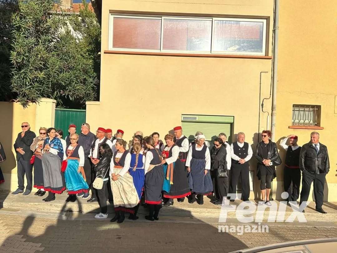 GENERALE, PUTUJ U VJEČNOST: Odani vojnici i prijatelji s ministrom Anušićem na posljednjem ispraćaju generala zbora Ante Rose u Francuskoj Ispraćaj generala Ante Rose / Foto: Fenix (SIM)