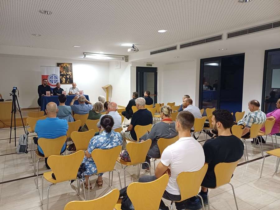 "PRAVAŠTVO-JUČER, DANAS, SUTRA": Predstavljen 19. broj časopisa Obnova u Splitu Predstavljen 19. broj časopisa Obnova u Splitu / Foto: Hrvatska udruga Benedikt