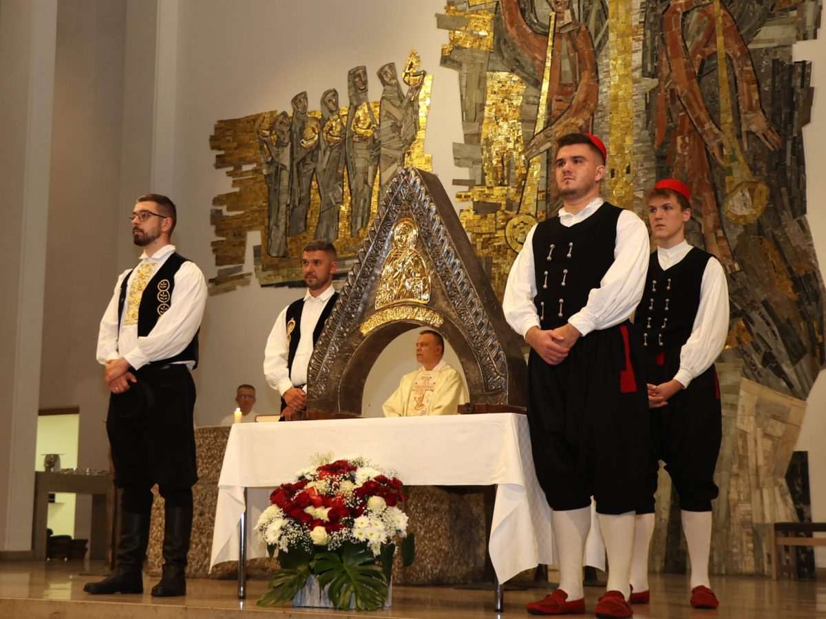 U Stuttgartu proslavljen blagdan Gospe velikoga hrvatskog krsnog zavjeta / Foto: Fenix (Željko Cindrić)