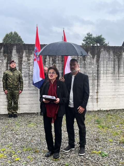 DA SE NIKADA NE PONOVI, A NI ZABORAVI: U Gornjoj Austriji otkrivena spomen-ploča hrvatskim žrtvama nekadašnjeg logora Gusen DA SE NIKADA NE PONOVI, A NI ZABORAVI: U Gornjoj Austriji otkrivena spomen-ploča hrvatskim žrtvama nekadašnjeg logora Gusen