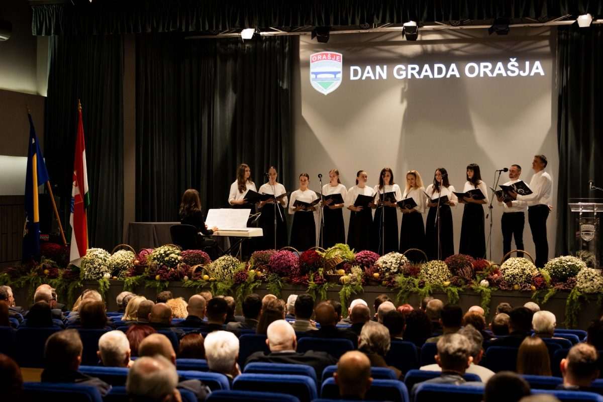 PROSLAVLJEN DAN GRADA ORAŠJA: 'Nastavljamo zajednički rad na izgradnji moderne urbane sredine'