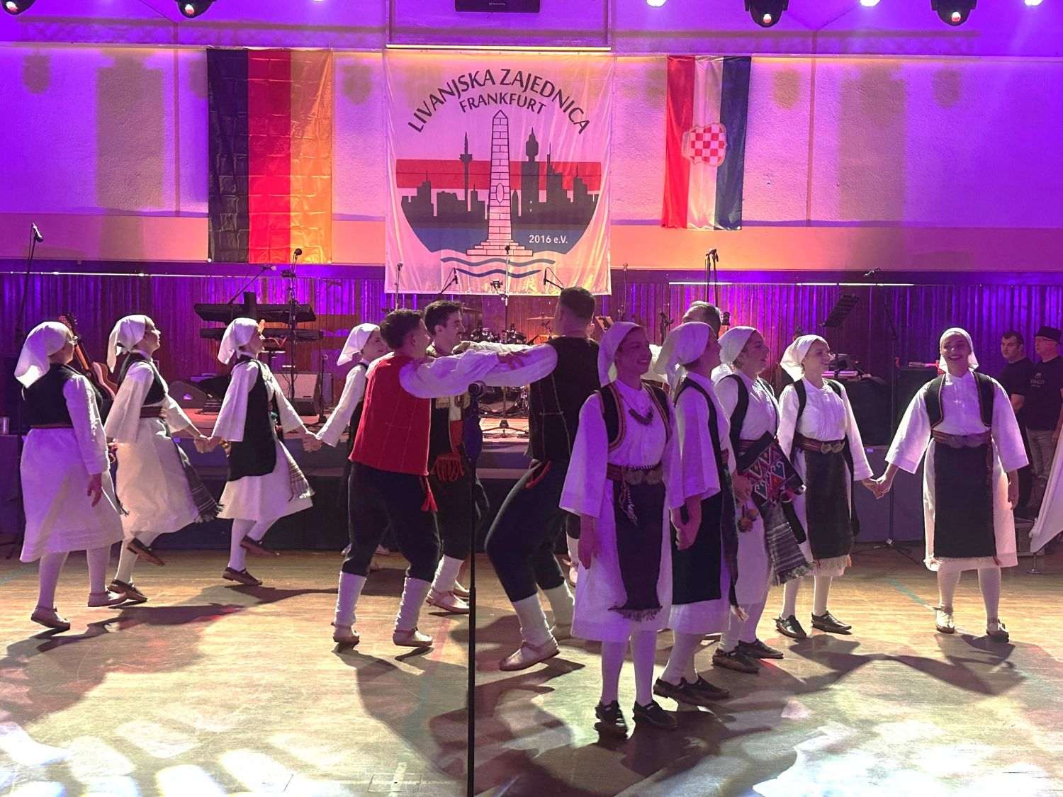 PONOSNI NA 25 GODINA POSTOJANJA: Predstavljamo Folklornu skupinu Hrvatske katoličke župe Main-Taunus/Hochtaunus iz Kelkheima