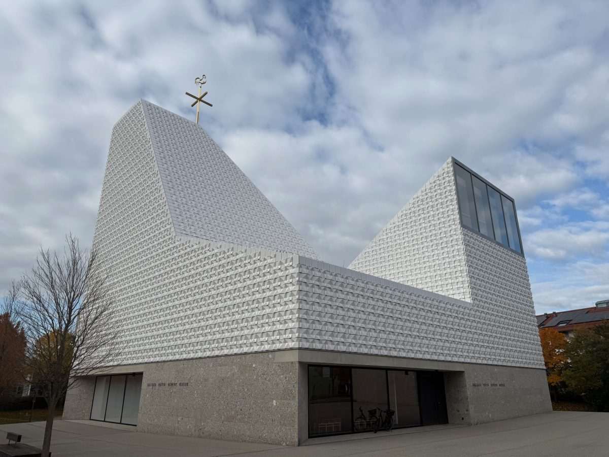 SLAVLJE 40. OBLJETNICE U NJEMAČKOJ: U Poing 9. studenog stižu dvojica hrvatskih biskupa, mons. Dražen Kutleša i mons. Ivan Štironja Nova crkva Bl. P. Ruperta Mayera/ Foto: Anamarija Andrijević