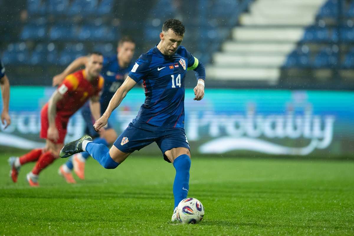 VATRENI U VELIKOM PREOKRETU SLAVILI U PODGORICI: Hrvatska srušila Crnu Goru i zaključila kvalifikacije bez poraza