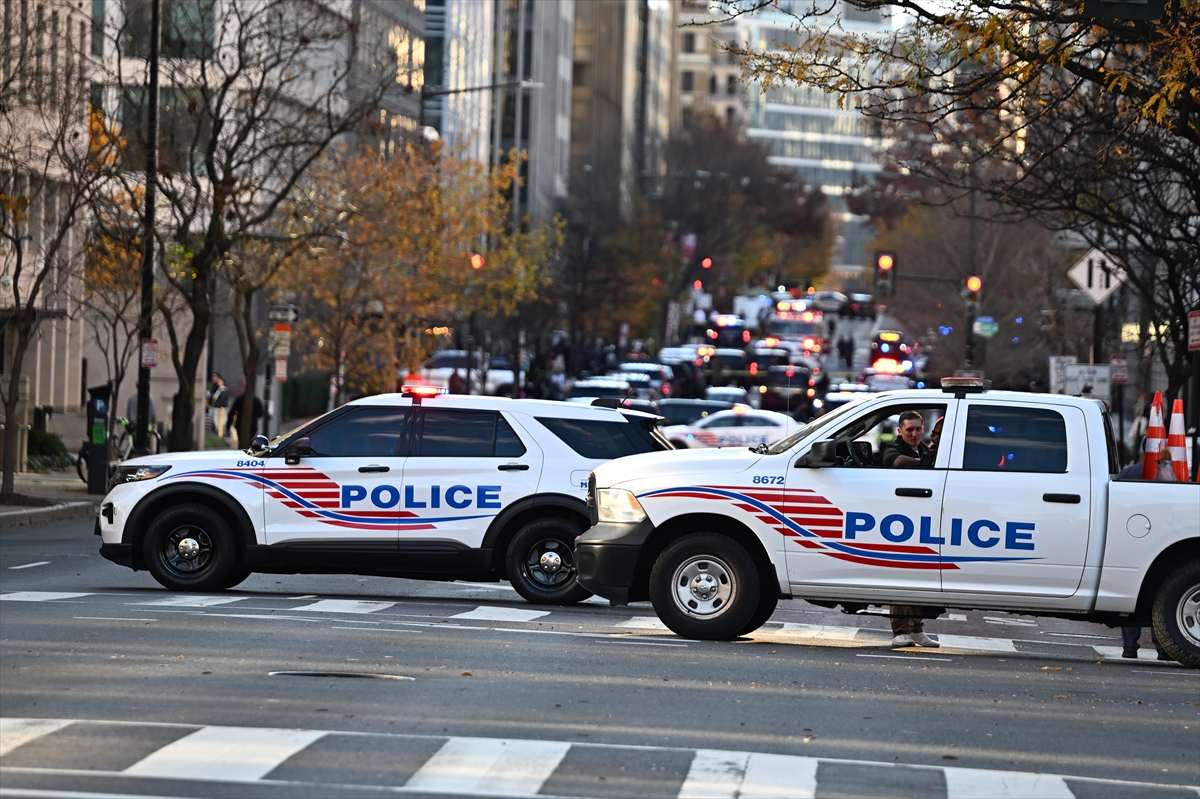TERORISTIKI ČIN U WASHINGTONU: Osumnjičenik iz Afganistana pucao na pripadnike Nacionalne garde u Washingtonu TERORISTIKI ČIN U WASHINGTONU: Osumnjičenik iz Afganistana pucao na pripadnike Nacionalne garde u Washingtonu