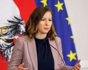 OŠTRE NAJAVE IZ AUSTRIJE: “Integracija nije poziv nego obaveza!”
