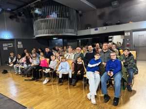 DOJMLJIVO GOSTOVANJE: Kazalište slijepih i slabovidnih “Novi život” oduševilo Bečane DOJMLJIVO GOSTOVANJE: Kazalište slijepih i slabovidnih “Novi život” oduševilo Bečane