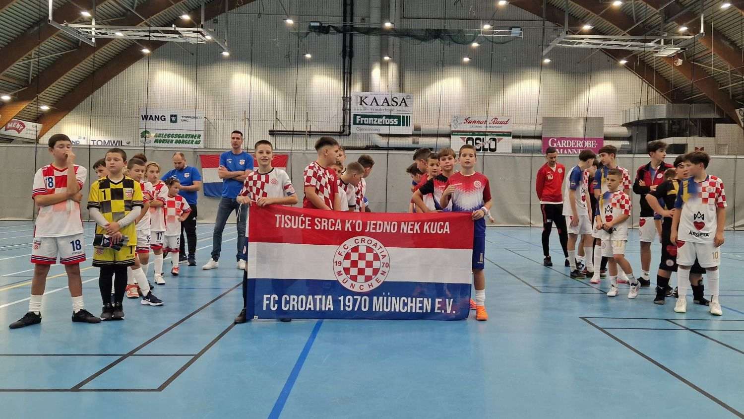 PEHAR ZAVRŠIO U MÜNCHENU: Na U12 turniru hrvatskog zajedništva Croatia Cup - Oslo 2025. nastupili mladi nogometaši iz Norveške, Njemačke i Švedske PEHAR ZAVRŠIO U MÜNCHENU: Na U12 turniru hrvatskog zajedništva Croatia Cup - Oslo 2025. nastupili mladi nogometaši iz Norveške, Njemačke i Švedske