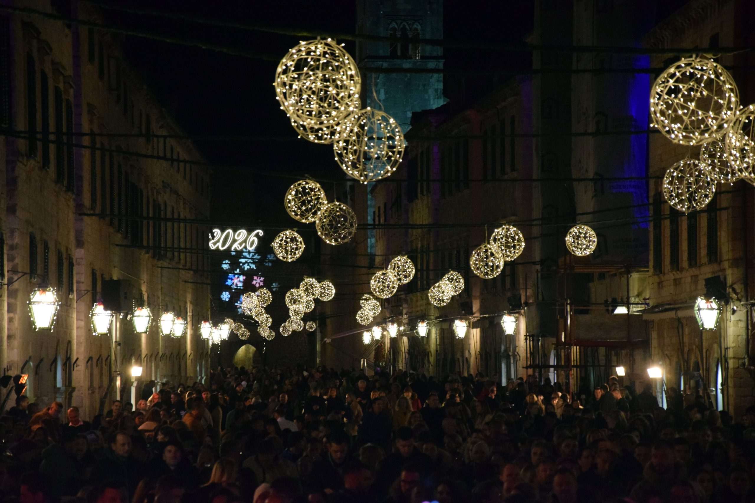 STRADUN BEZ KUĆICA: Otvoren 12. Dubrovački zimski festival STRADUN BEZ KUĆICA: Otvoren 12. Dubrovački zimski festival