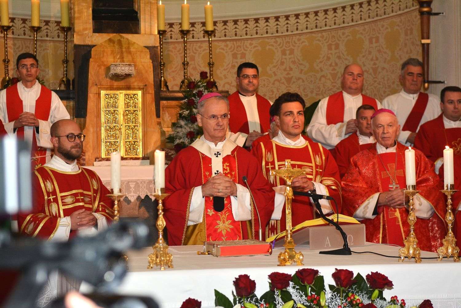 NADBISKUP KUTLEŠA PORUČIO IZ KRAŠIĆA: Blaženi Stepinac je u mračnim vremenima nosio svjetlo nade NADBISKUP KUTLEŠA PORUČIO IZ KRAŠIĆA: Blaženi Stepinac je u mračnim vremenima nosio svjetlo nade
